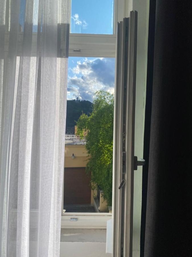 Four Rooms Carlsbad Authentic Карлови Вари Екстериор снимка