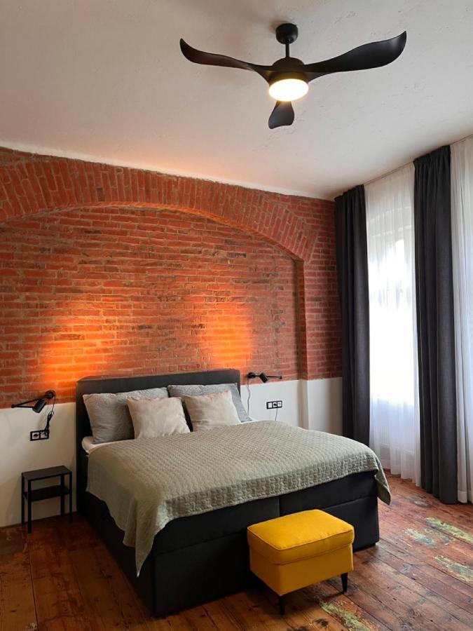 Four Rooms Carlsbad Authentic Карлови Вари Екстериор снимка
