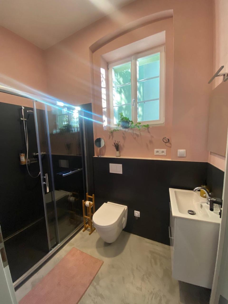 Four Rooms Carlsbad Authentic Карлови Вари Екстериор снимка