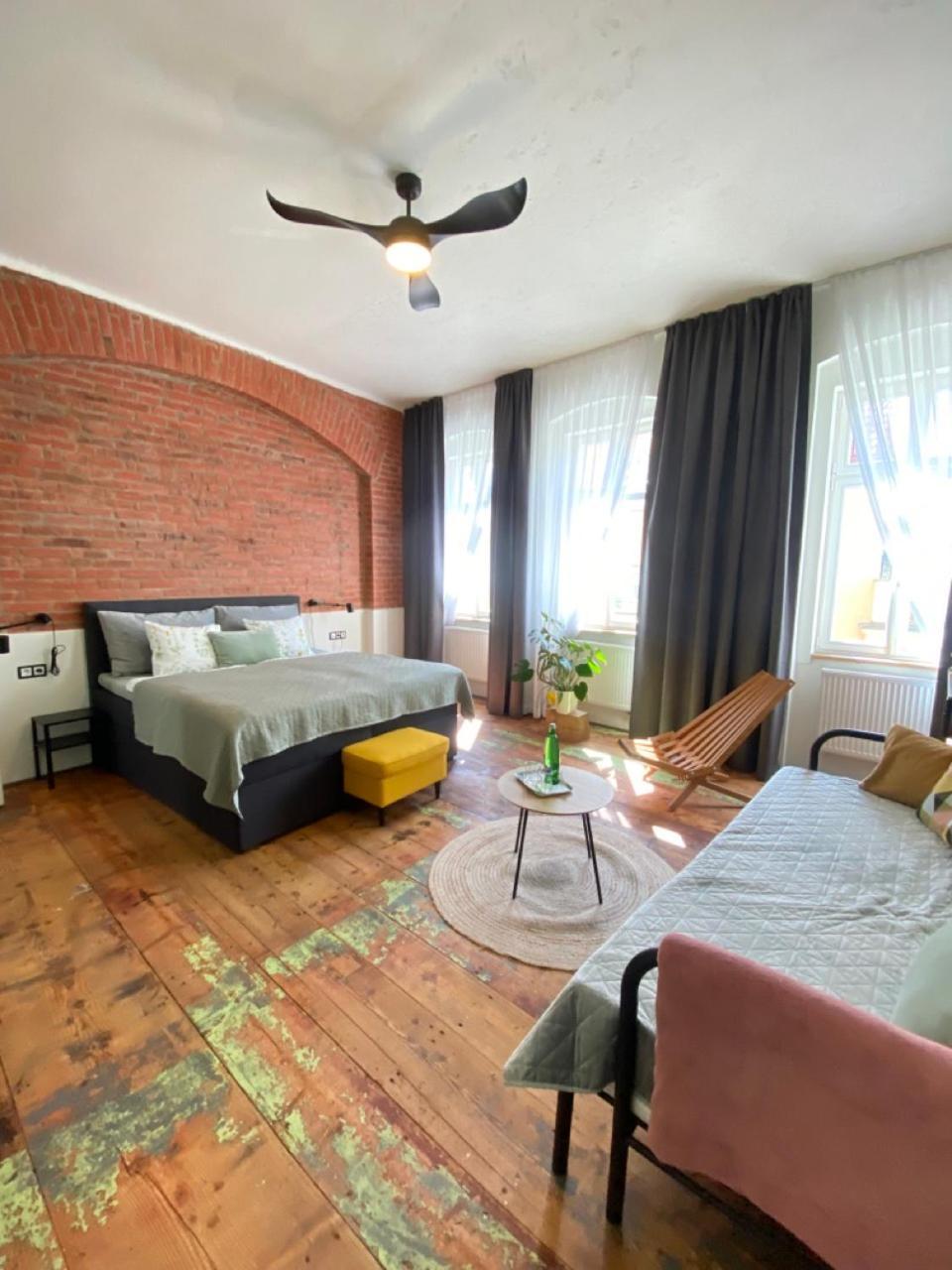 Four Rooms Carlsbad Authentic Карлови Вари Екстериор снимка