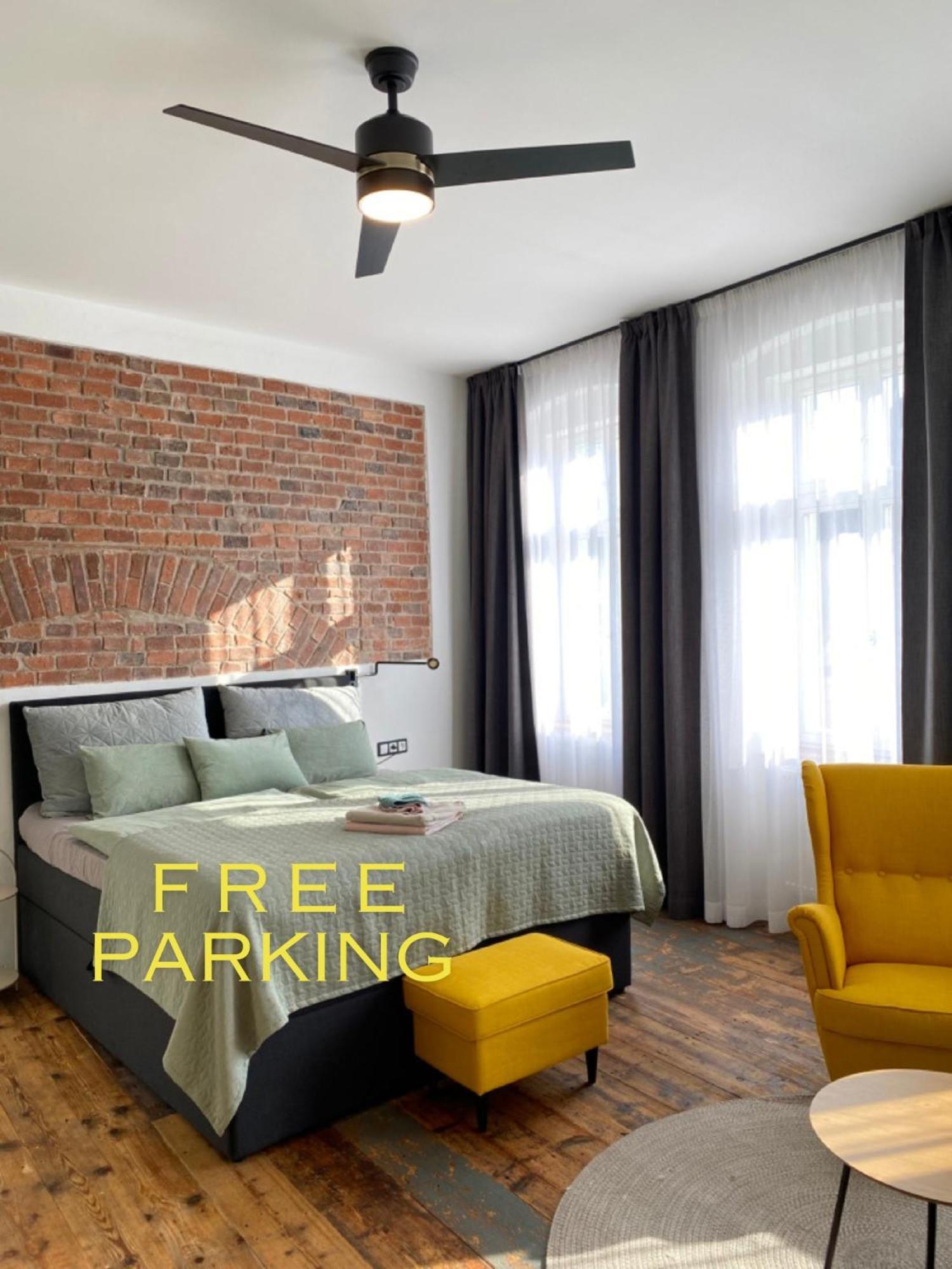 Four Rooms Carlsbad Authentic Карлови Вари Екстериор снимка